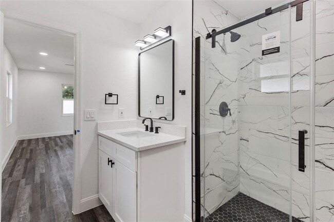 Building Photo - 2616 E 21st Ave