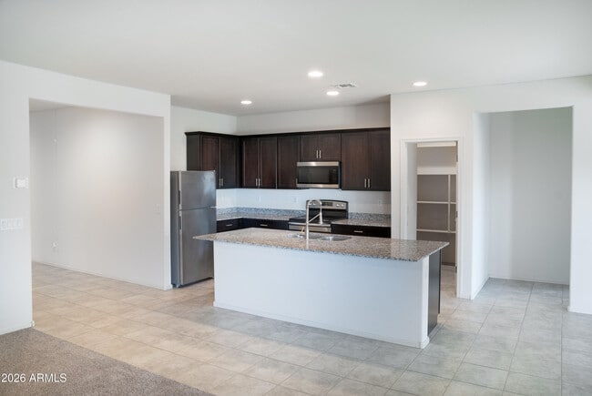 Building Photo - 43633 Yucca Ln