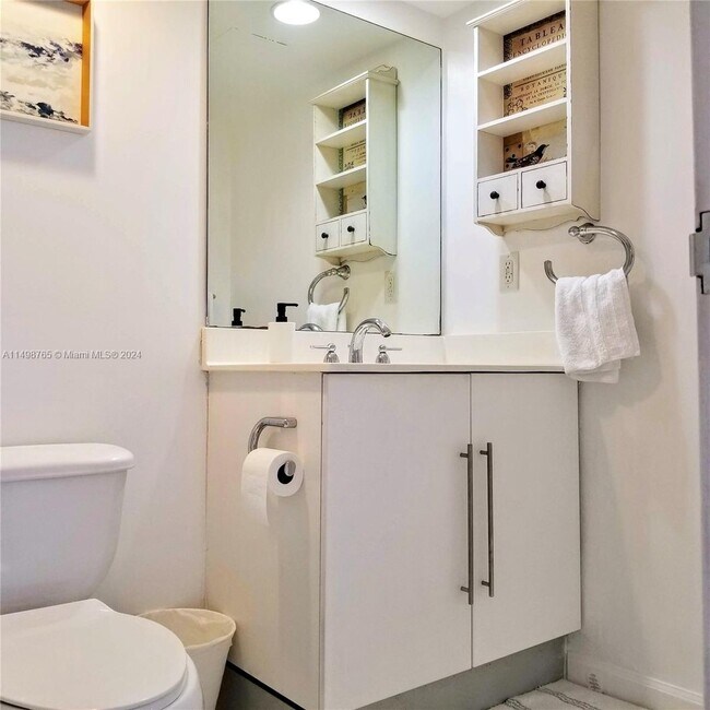 Building Photo - 3000 S Ocean Dr