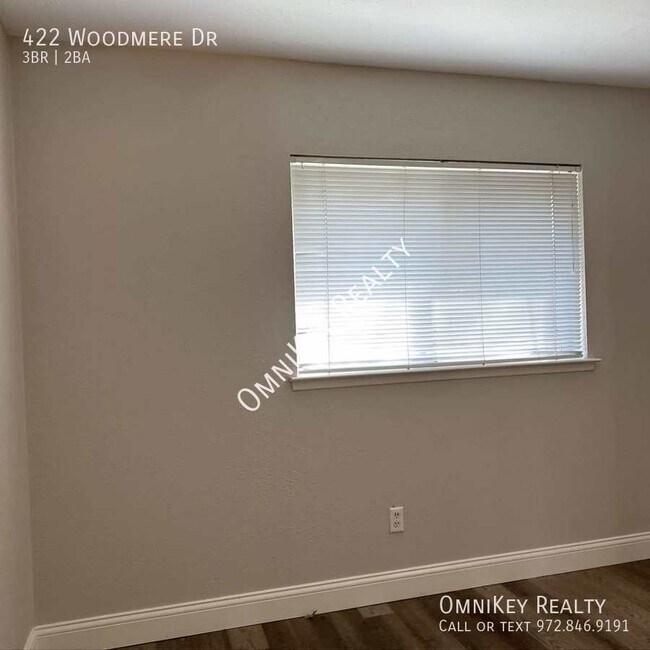 Building Photo - 422 Woodmere Dr