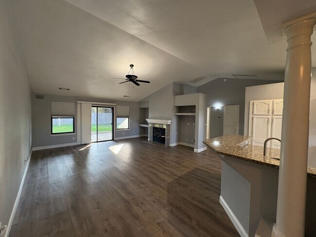 Building Photo - SE Visalia home coming soon!