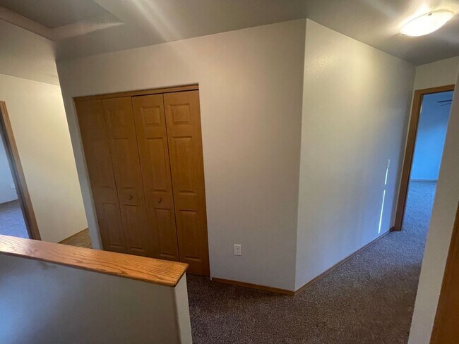 Building Photo - 4685 N Baron St