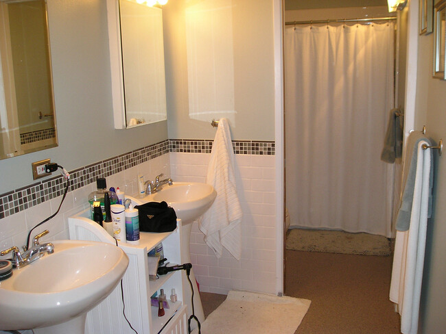 Master Bathroom - 150 Covina Ave