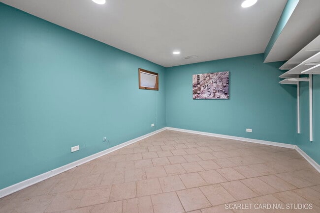 Building Photo - 54 N Royal Oak Dr