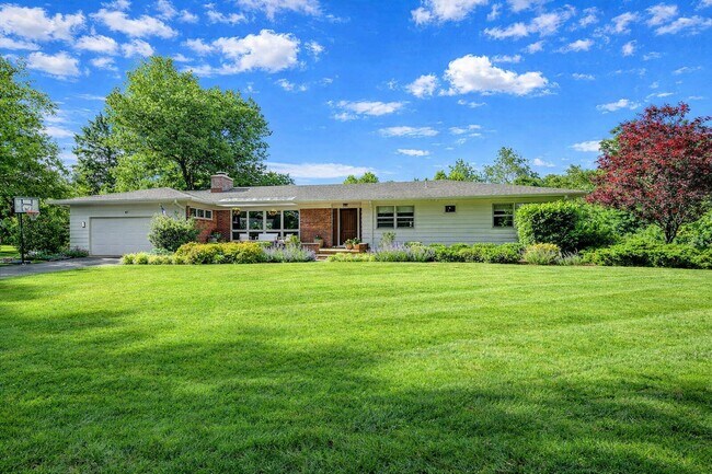 Building Photo - 117 Elm Ln