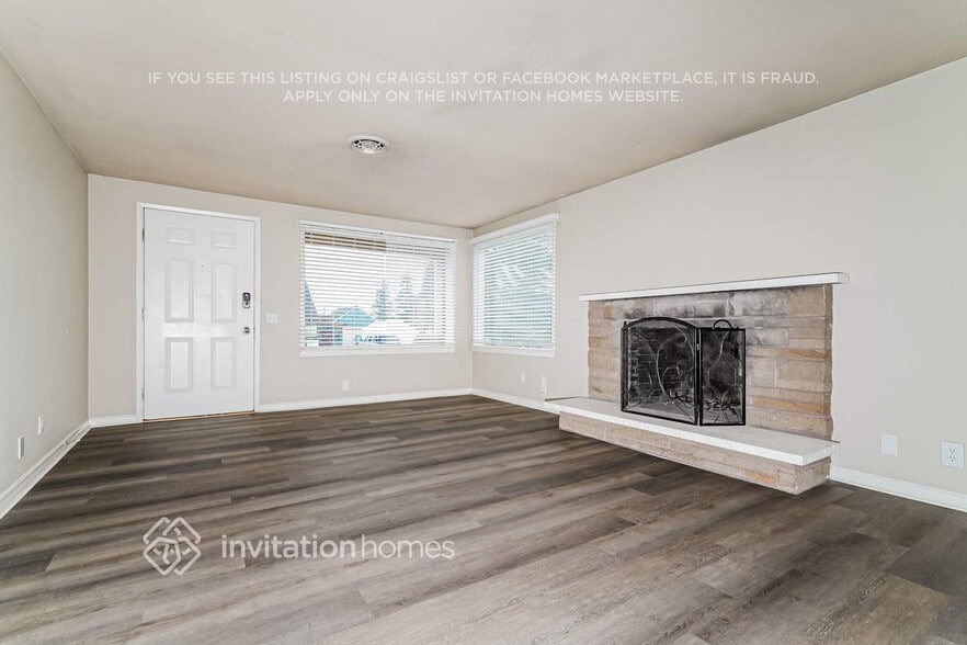 Building Photo - 2735 Locust Ave W