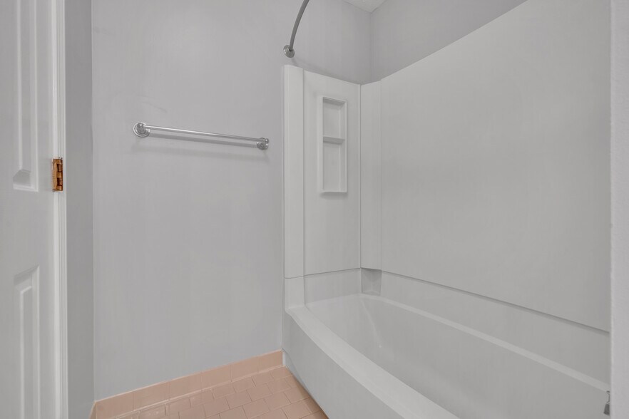 Master Bathroom - 151 N Timber Dr