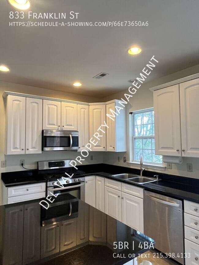 Building Photo - 833 Franklin St