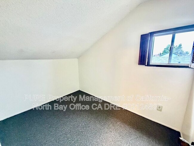 Building Photo - 804 Parent Way