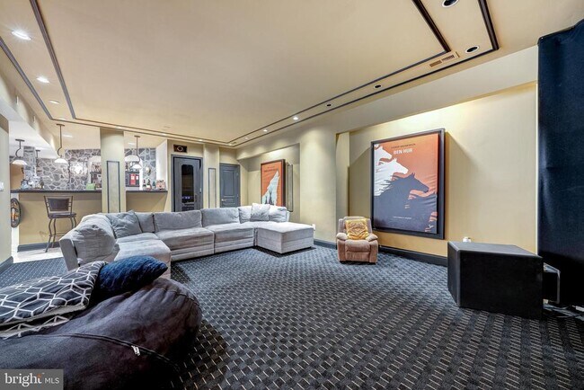 Building Photo - 18852 Ridgeback Ct