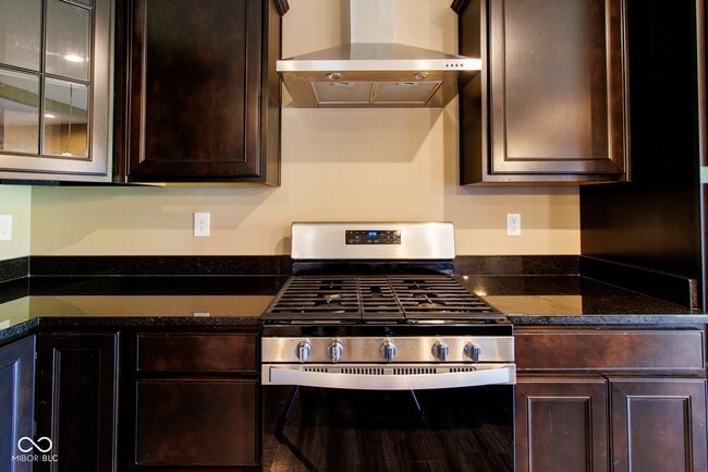 Building Photo - 6610 Aberdeen Dr