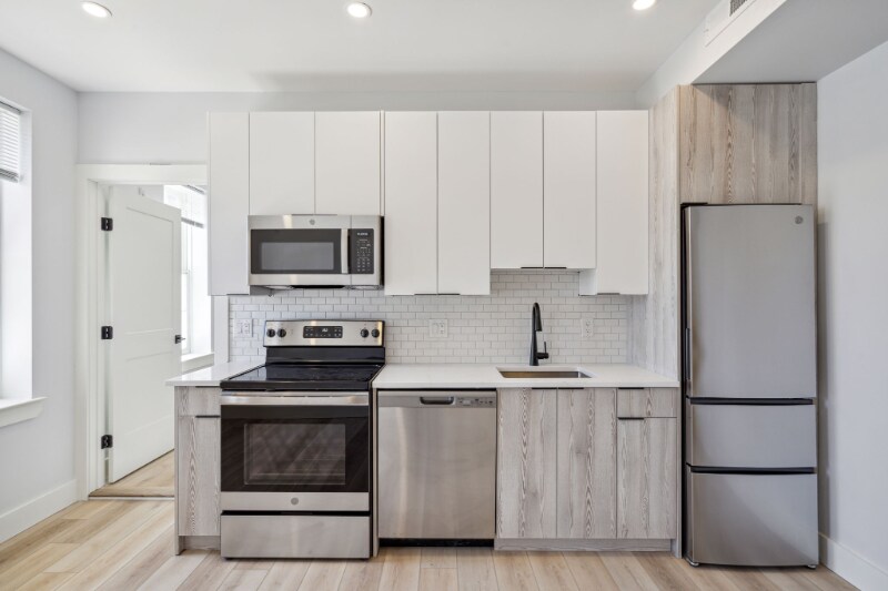 Building Photo - 3439 Lancaster Ave