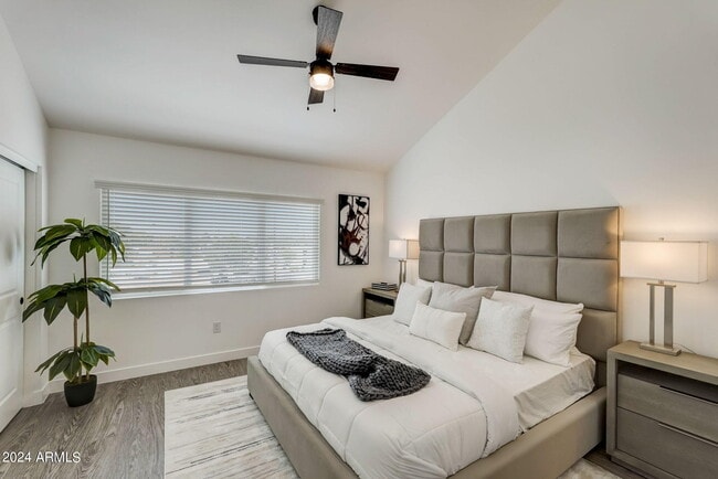 Building Photo - 3645 E Earll Dr