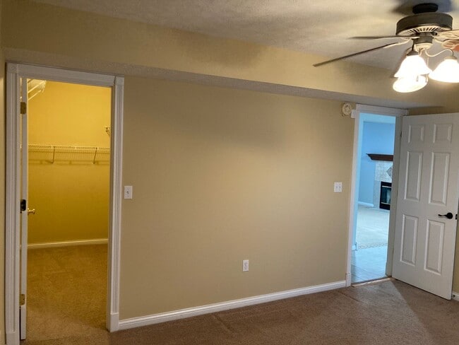Building Photo - 121 Chevy Chase Pl