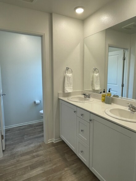Building Photo - 30622 Dart Ct