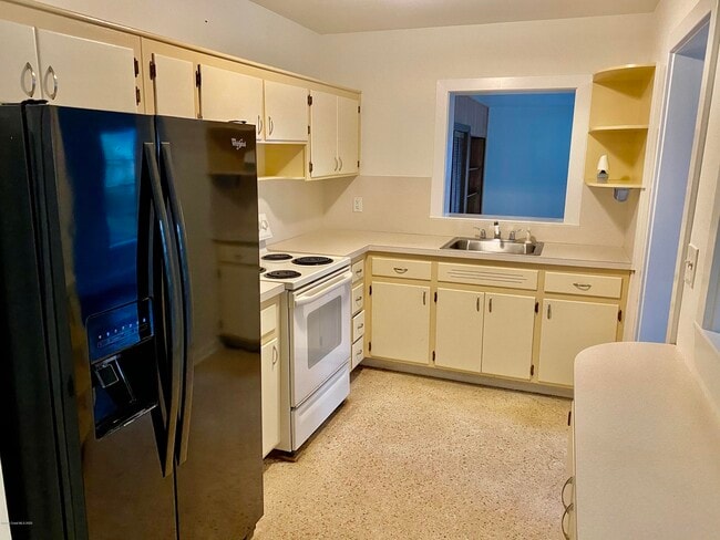 Building Photo - 701 Sea Gull Dr