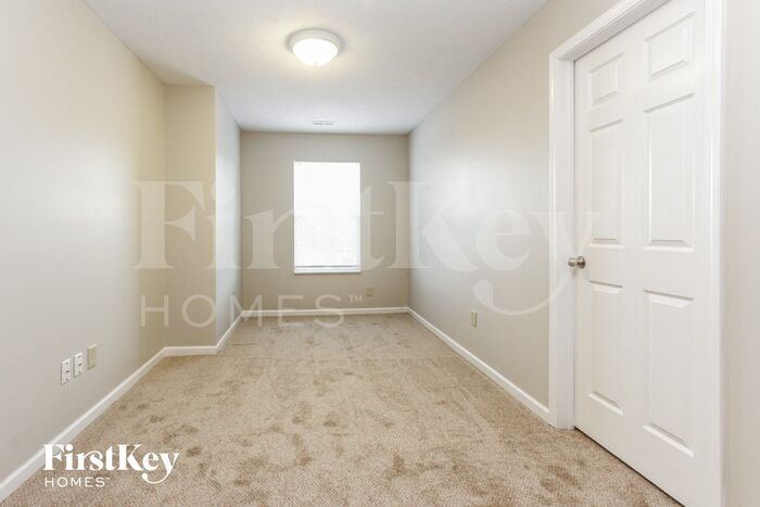 Building Photo - 884 Blue Ash Trail