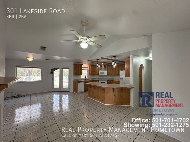 Building Photo - 301 Lakeside Rd