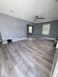 Building Photo - 35 S Barat Ave