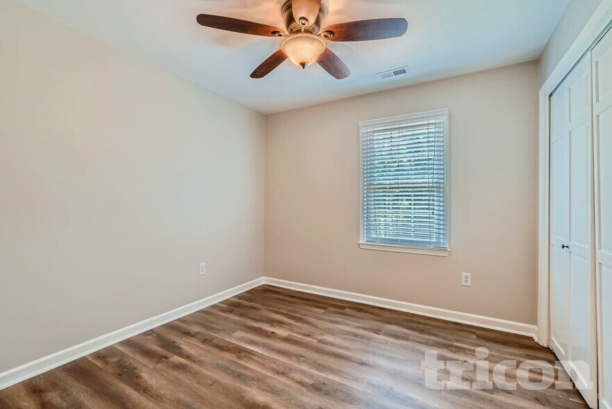 Building Photo - 2201 Fox Hunt Dr