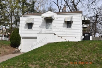 Building Photo - 5705 Fontenelle Blvd