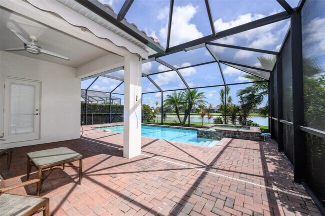 Building Photo - 15145 Spanish Point Dr
