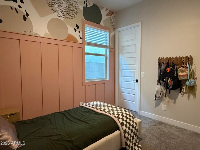 Building Photo - 10849 E Thunderbolt Ave