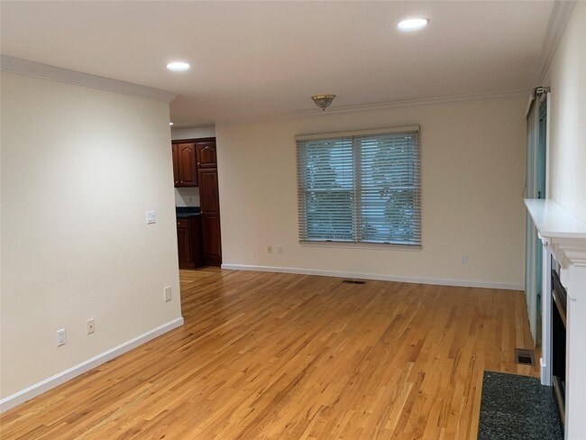 Building Photo - 243 Boulevard