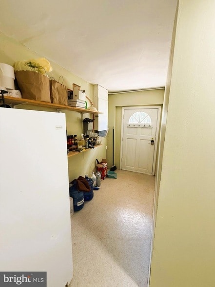 Building Photo - 13 Thomas Dr