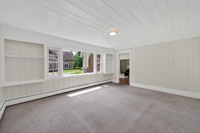 Building Photo - 36 Westmoreland Dr