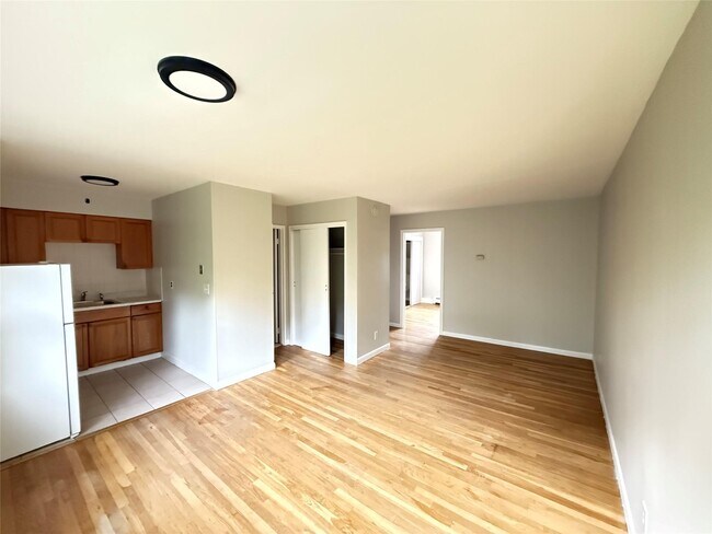 Primary Photo - 310 High Ave