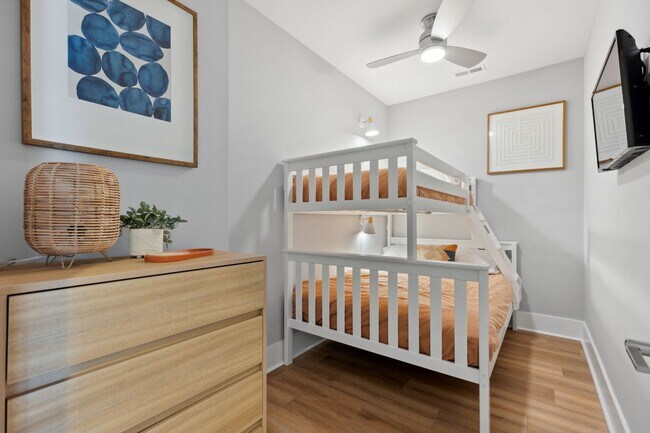 Building Photo - NEW HIGH END OFF-SEASON RENTAL WITH ELEVATOR NOW AVAILABLE