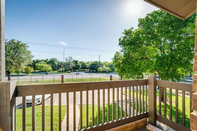 Building Photo - 1830 River Crossing Cir