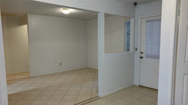 Building Photo - 22930 Indian Ridge Dr