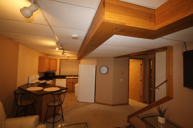 Building Photo - 289 Lionel Ln