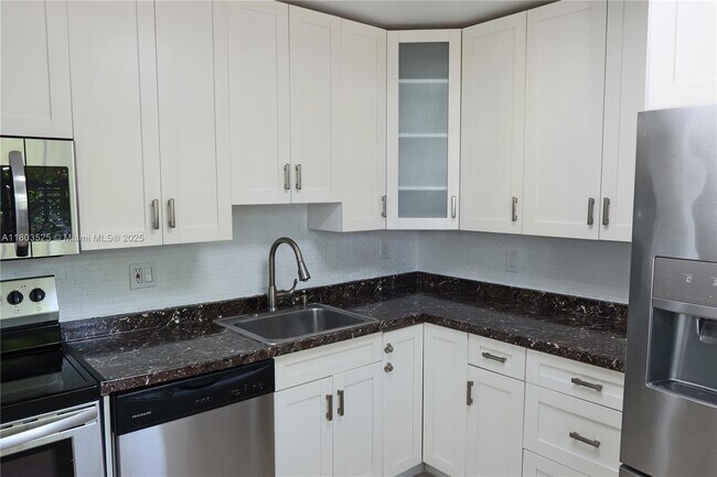 Building Photo - 21121 SW 85th Ave