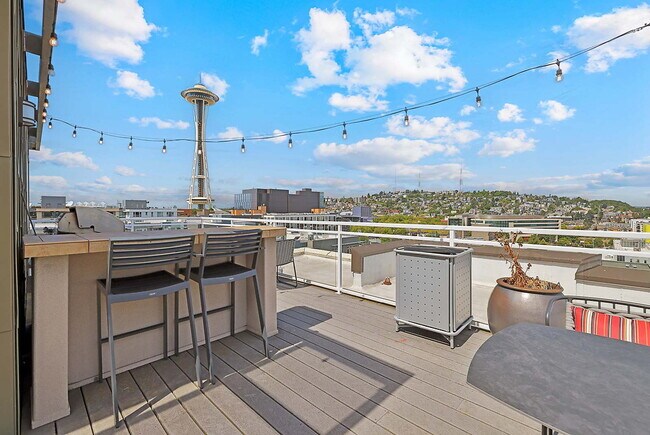 Building Photo - Annaliese