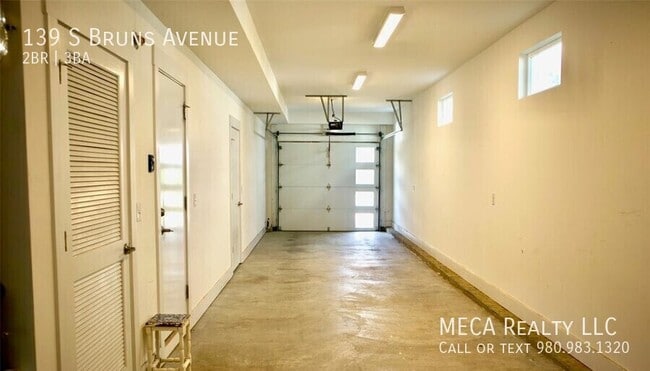 Building Photo - 139 S Bruns Ave