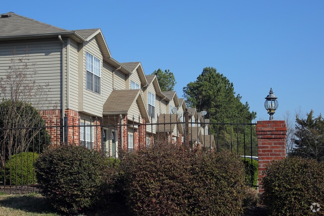 Building Photo - Palisades Court