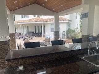 Building Photo - 352 King Fisher Dr