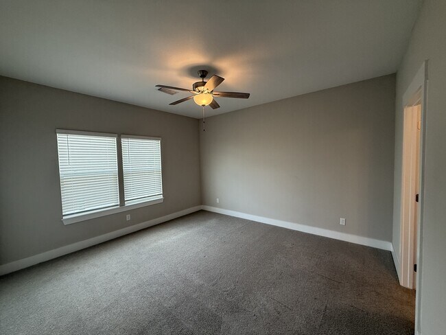 Building Photo - 202 Date Palm Lane