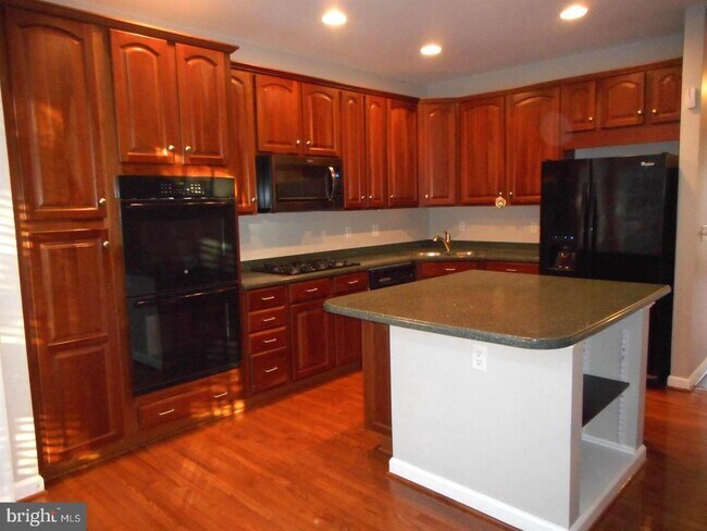 Building Photo - 9134 Cook Inlet Dr