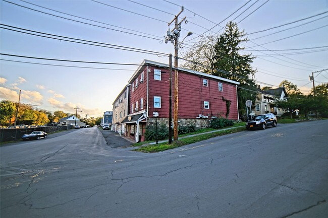 Building Photo - 161 Clinton St