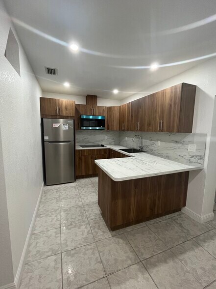 Primary Photo - 15630 SW 299th St