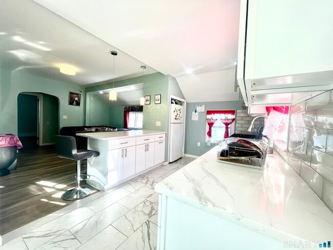 Building Photo - 368 Lakewood Rd