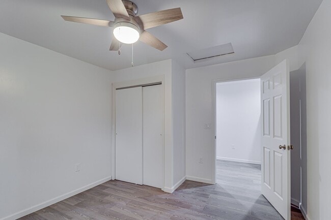 Building Photo - Remodeled 1 Bed with Private Yard & Parking – Don’t Miss This!