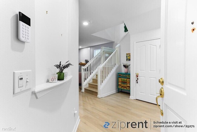 Building Photo - 3 br, 2.5 bath Townhome - 17111 3rd Place ...