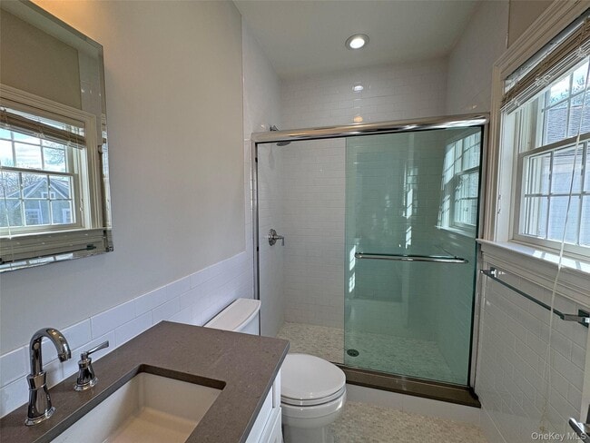 Building Photo - 1019 Grove St