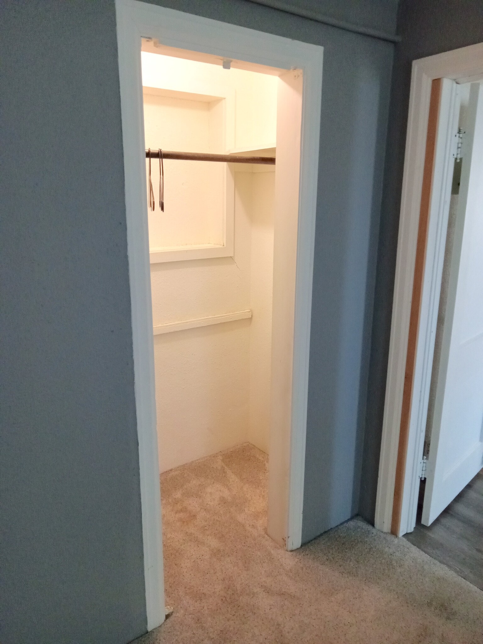 Building Photo - 700 W 17th St