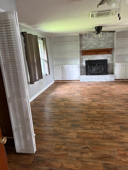 Building Photo - 1205 Carroll Dr